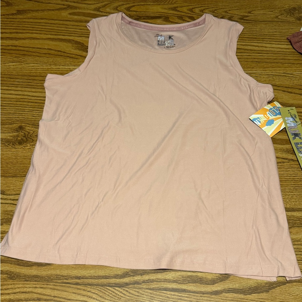 Muk Luks women’s large tank top, intricate stitching pattern on sleeves